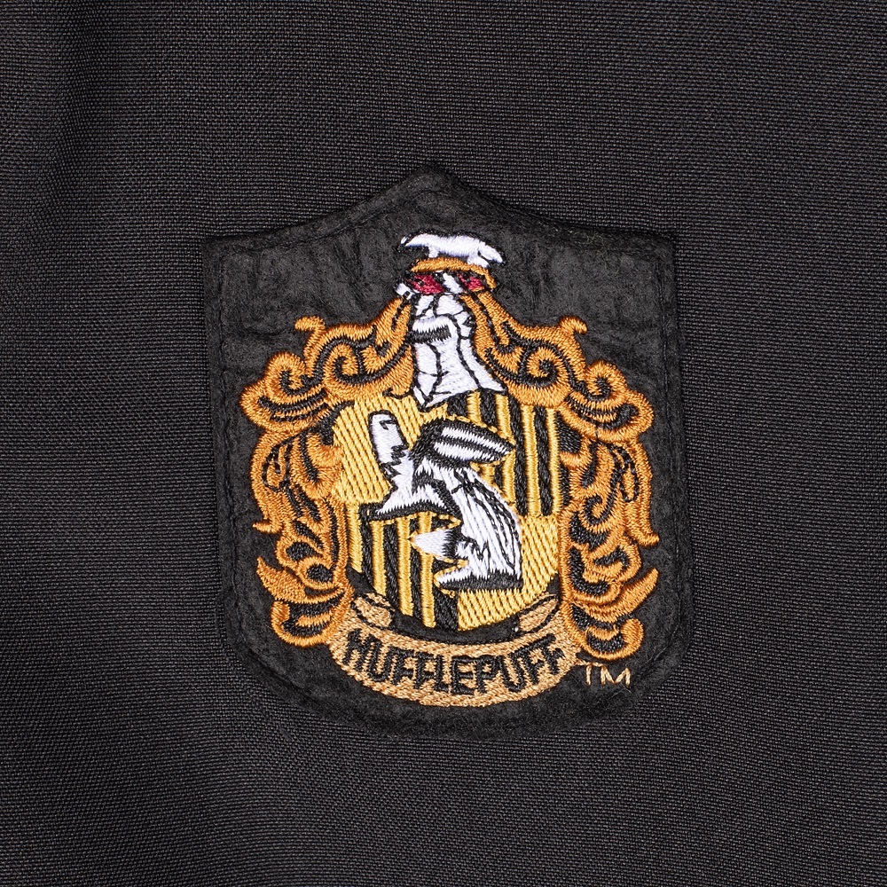 Harry Potter Hufflepuff Robe - Picture 5 of 6